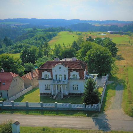 Apartmány Vila Mánička Kácov Esterno foto