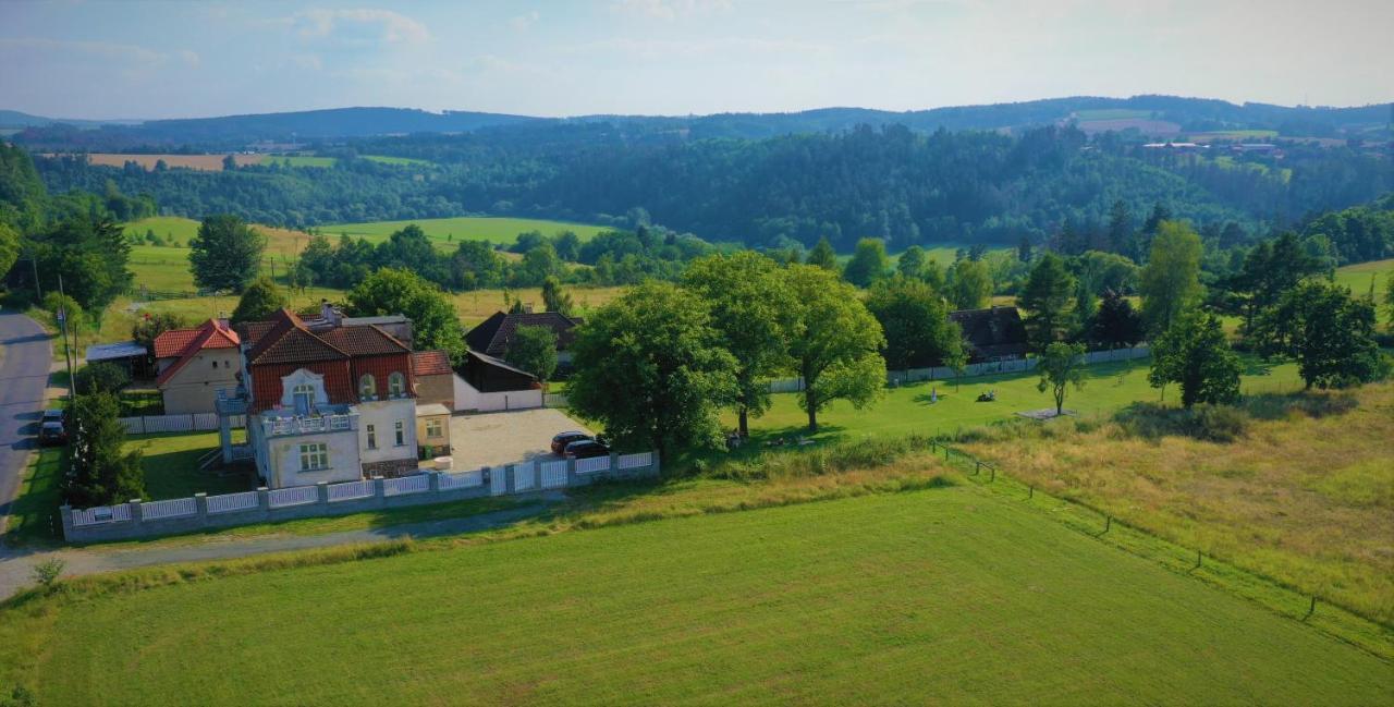 Apartmány Vila Mánička Kácov Esterno foto